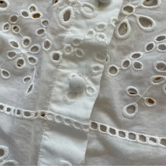 Cabi Coast Top  Scalloped White Eyelet - Picture 5 of 8